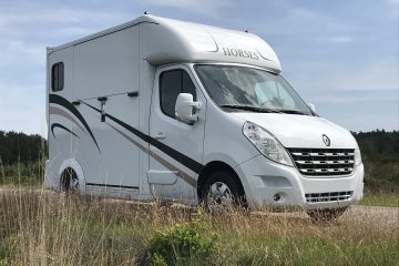 Renault Master paardenwagen SWT elegance paardenvrachtwagen