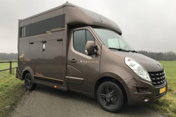 Renault Master 2-paards paardenvrachtwagen