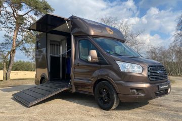 Ford Transit Pferdetransporter