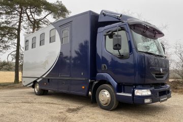 5-paards paardenvrachtwagen