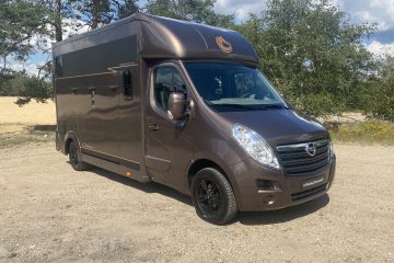 Hulshof Horsetrucks dubbele cabine paardenauto