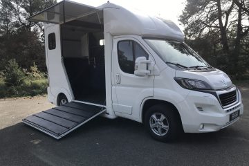 Peugeot Pferdetransporter